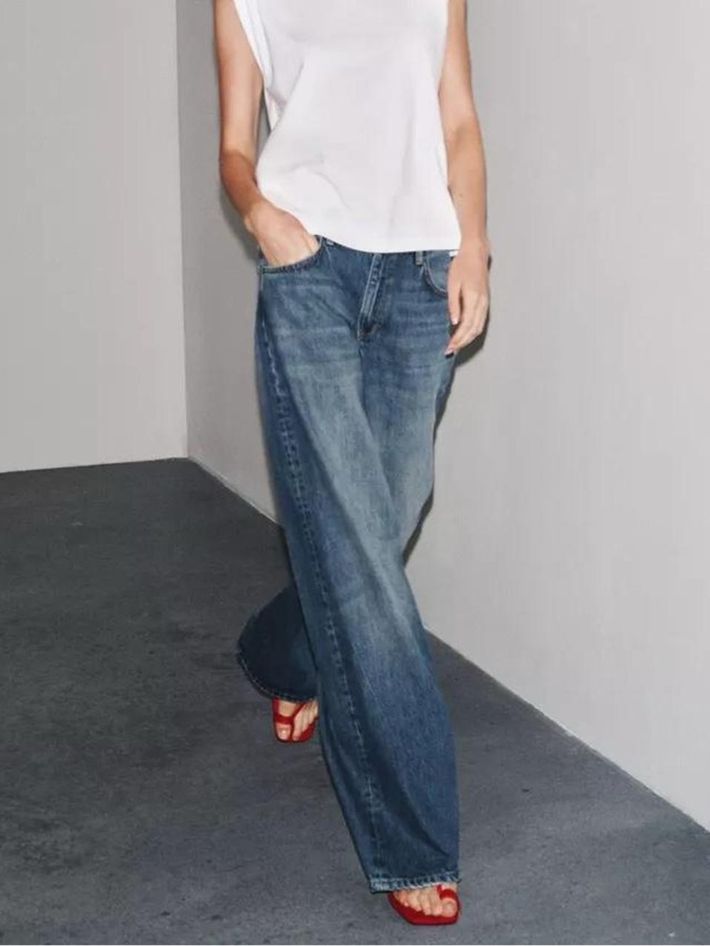 Zara Wide-Leg Low Rise Jeans